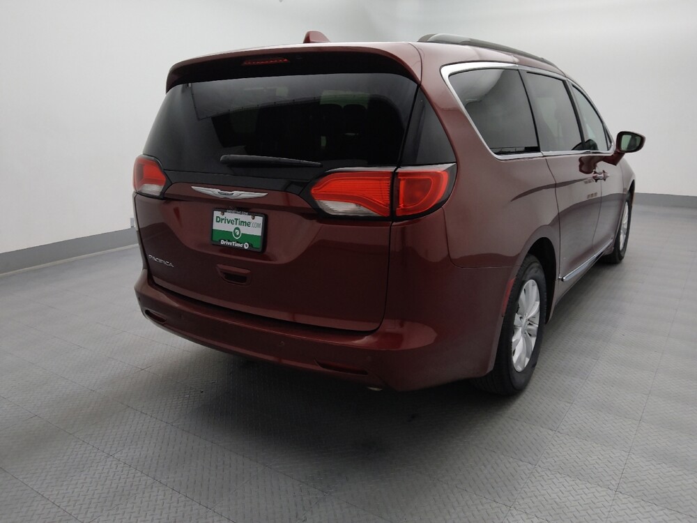 2017 Chrysler Pacifica in Gladstone, MO 64118 - 18144202 7