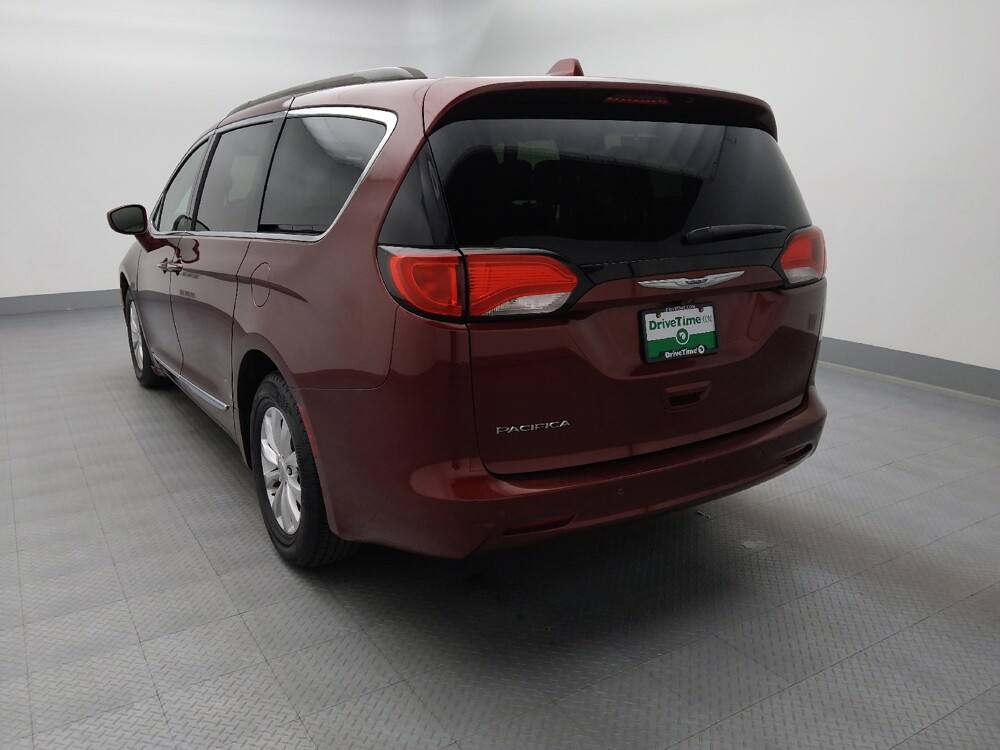 2017 Chrysler Pacifica in Gladstone, MO 64118 - 18144202 6