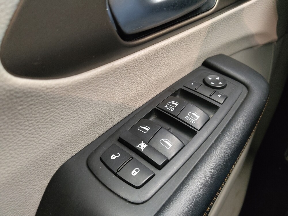 2017 Chrysler Pacifica in Gladstone, MO 64118 - 18144202 27