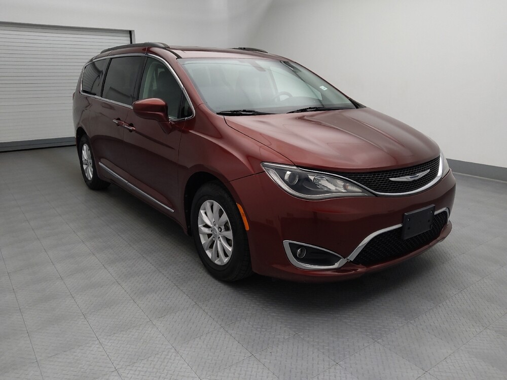 2017 Chrysler Pacifica in Gladstone, MO 64118 - 18144202 14