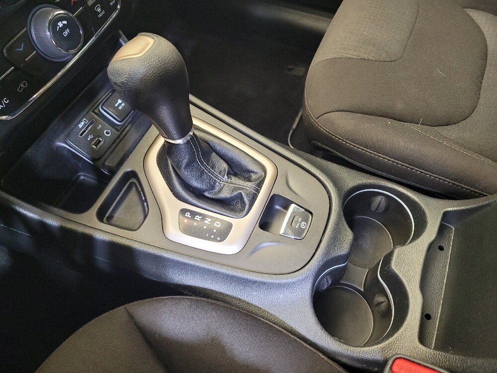 2017 Jeep Cherokee in Miamisburg, OH 45342 - 18144220 26