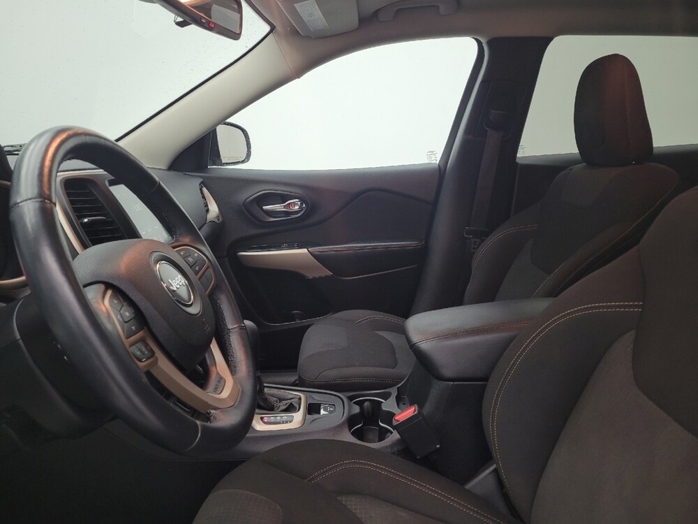 2017 Jeep Cherokee in Miamisburg, OH 45342 - 18144220 17