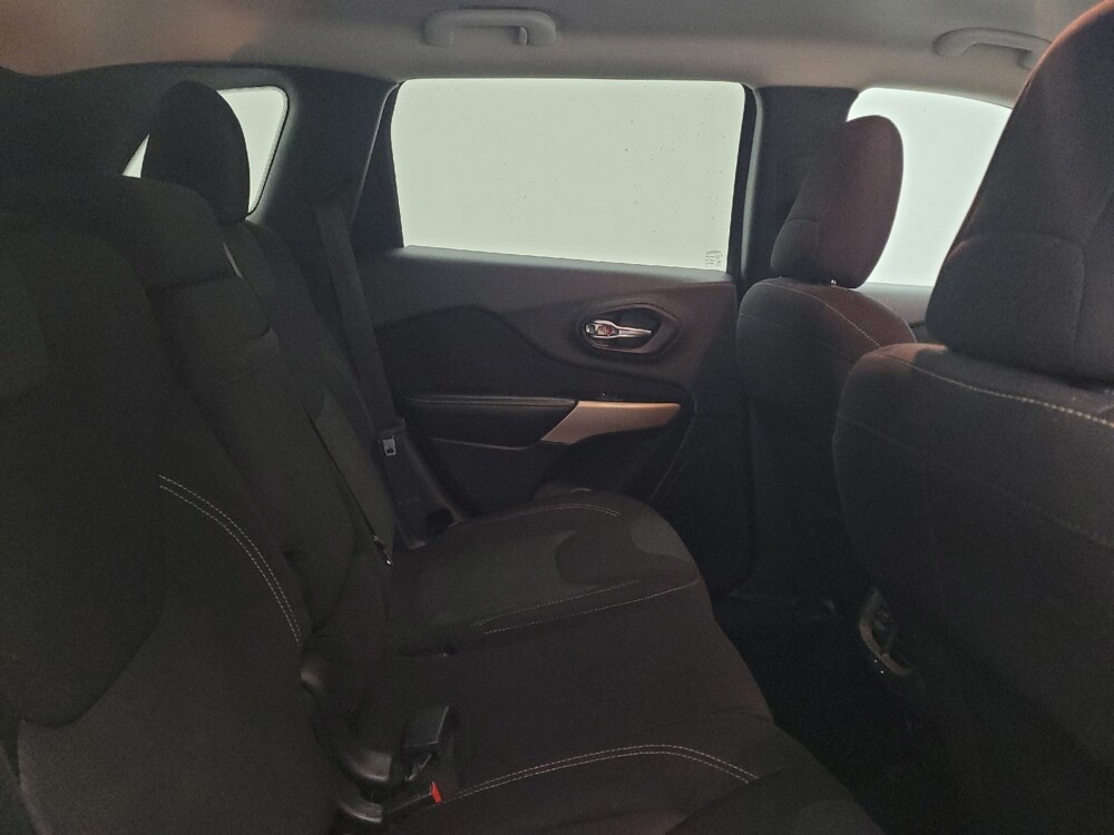 2017 Jeep Cherokee in Miamisburg, OH 45342 - 18144220 19