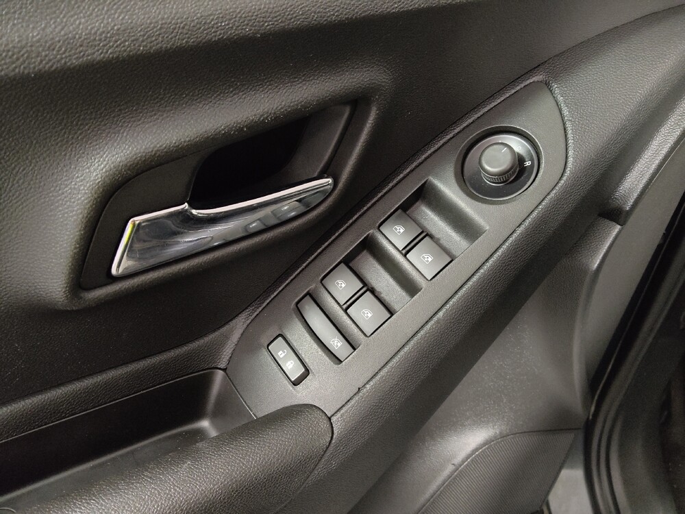 2020 Chevrolet Trax in Midlothian, IL 60445 - 18144224 27