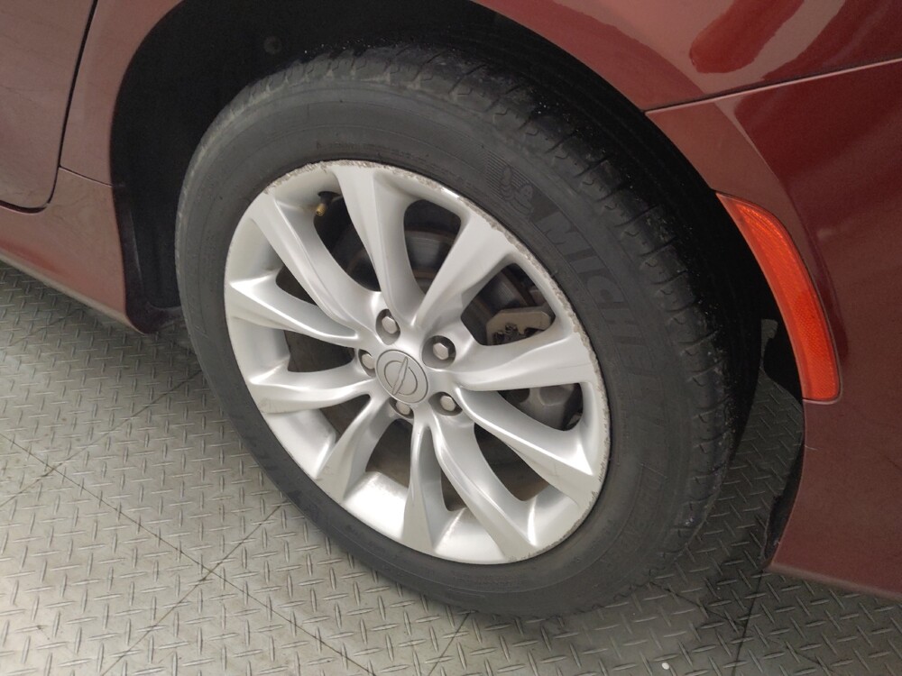 2015 Chrysler 200 in Houston, TX 77074 - 18144226 31
