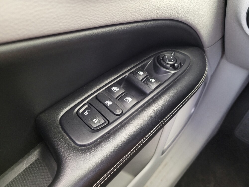 2020 Jeep Compass in Toledo, OH 43617 - 18144230 27