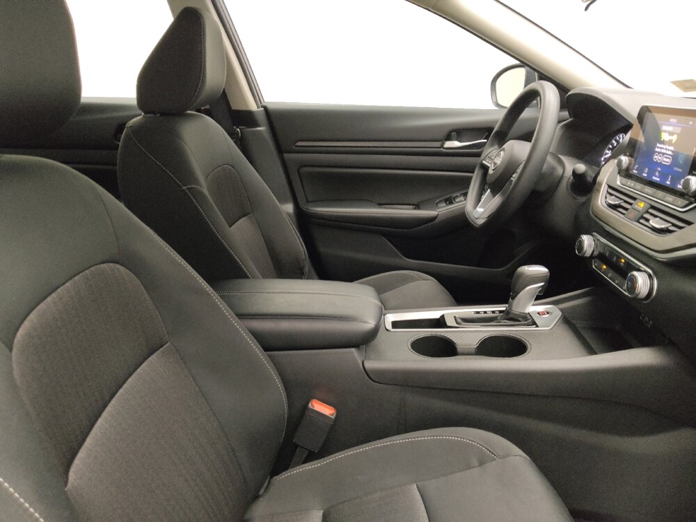 2025 Nissan Altima in Lombard, IL 60148 - 18144236 21