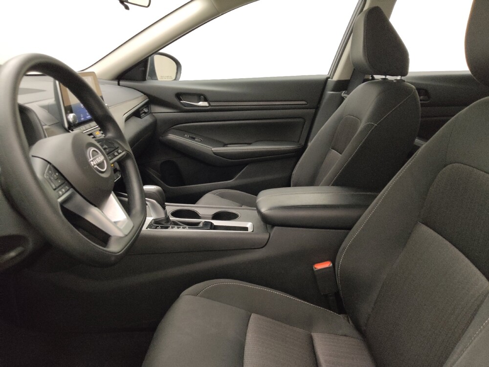 2025 Nissan Altima in Lombard, IL 60148 - 18144236 17