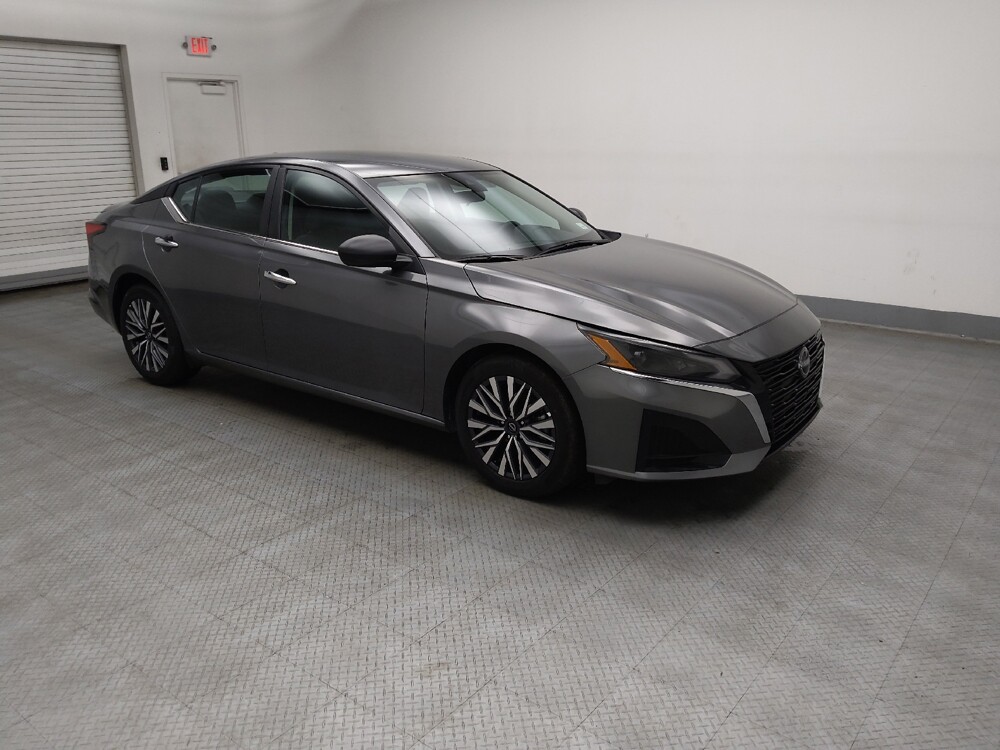2025 Nissan Altima in Lombard, IL 60148 - 18144236 11