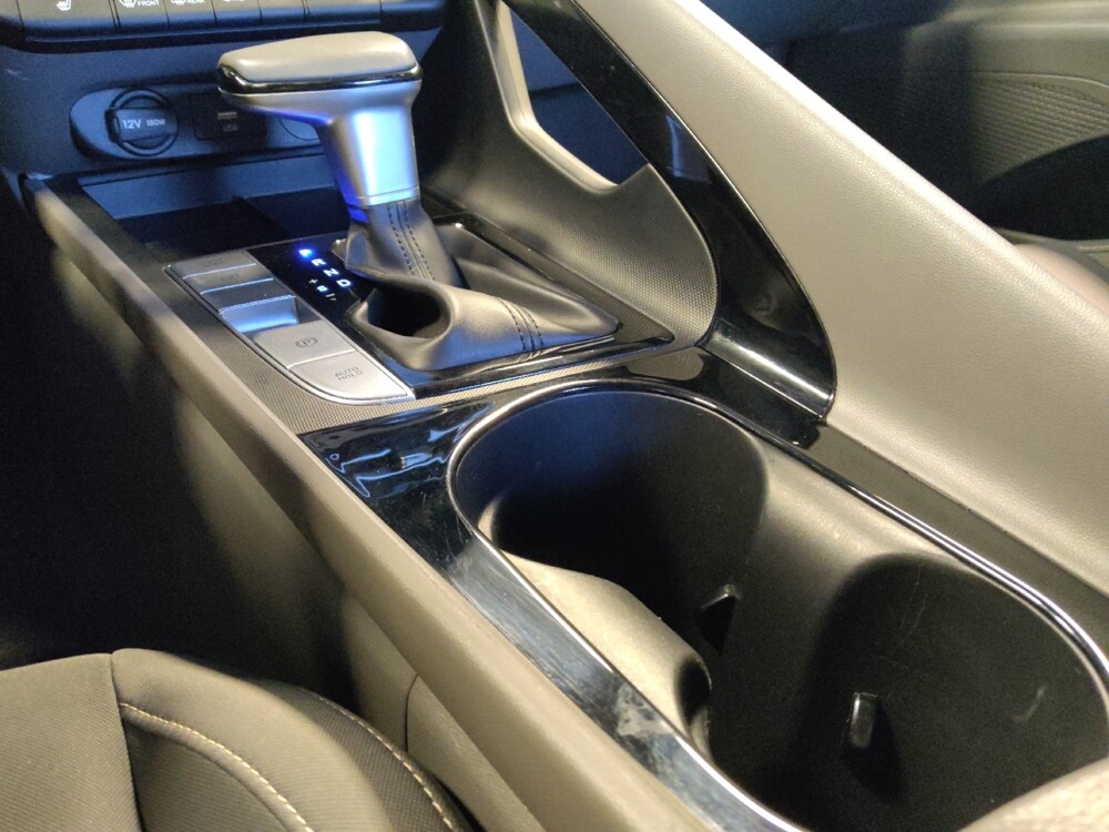 2025 Hyundai Elantra in Chandler, AZ 85225 - 18144249 26