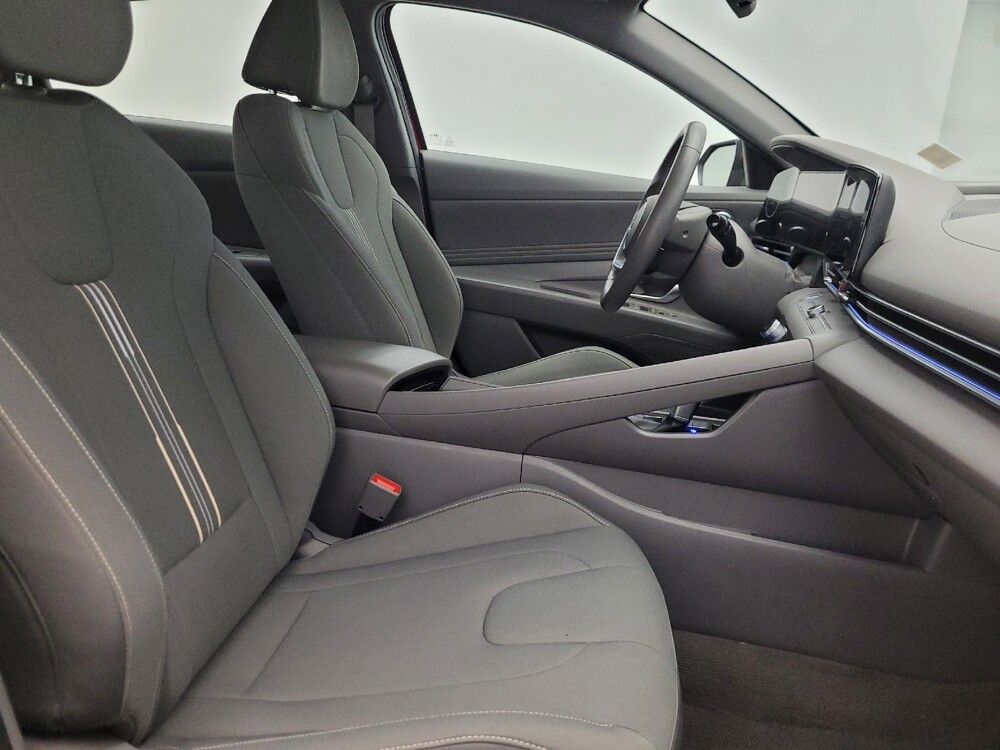 2025 Hyundai Elantra in Chandler, AZ 85225 - 18144249 21