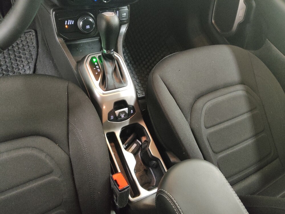 2022 Jeep Renegade in St. Louis, MO 63136 - 18144271 26