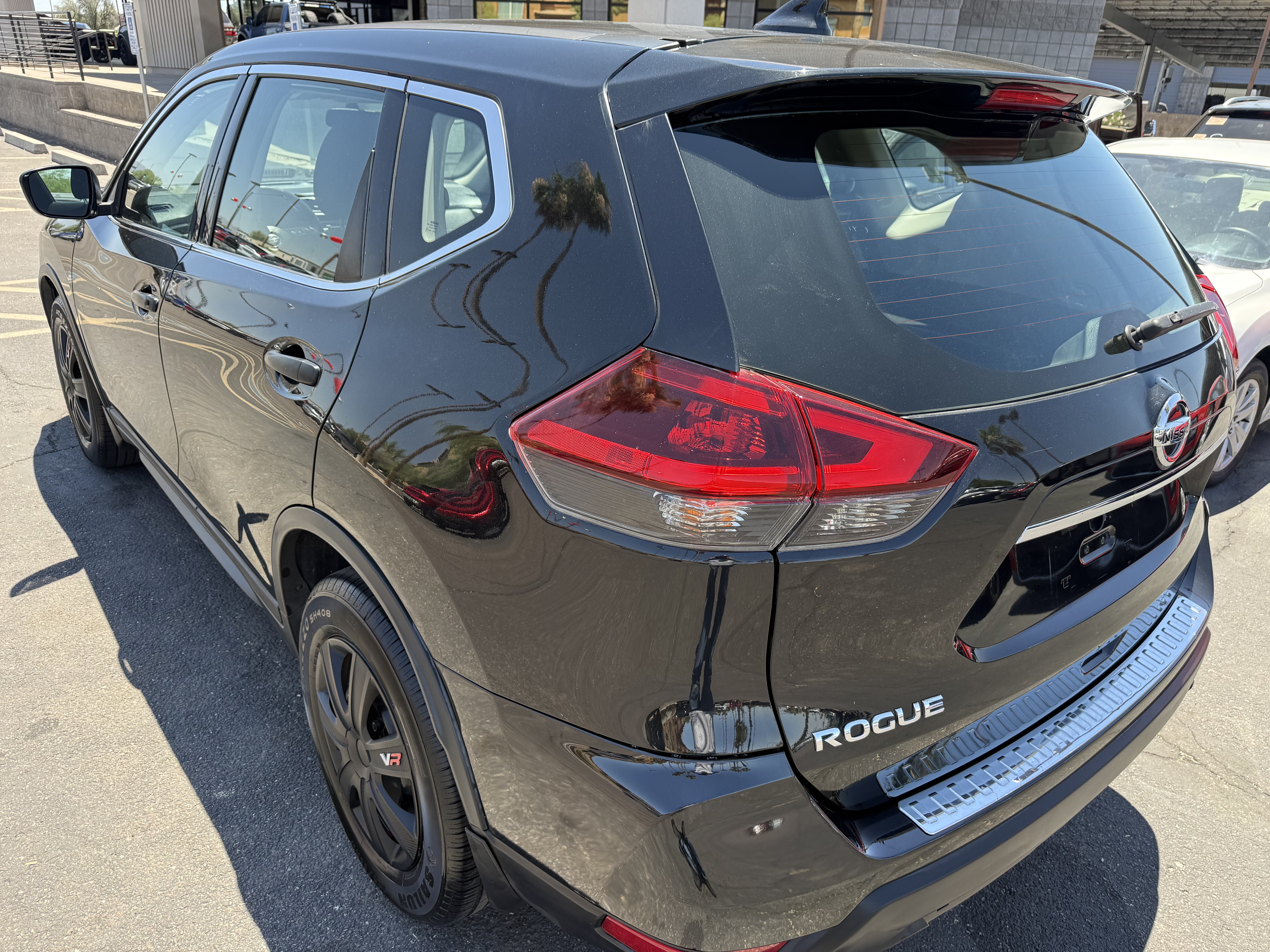 2018 Nissan Rogue in Phoenix, AZ 85022 - 18144297 6