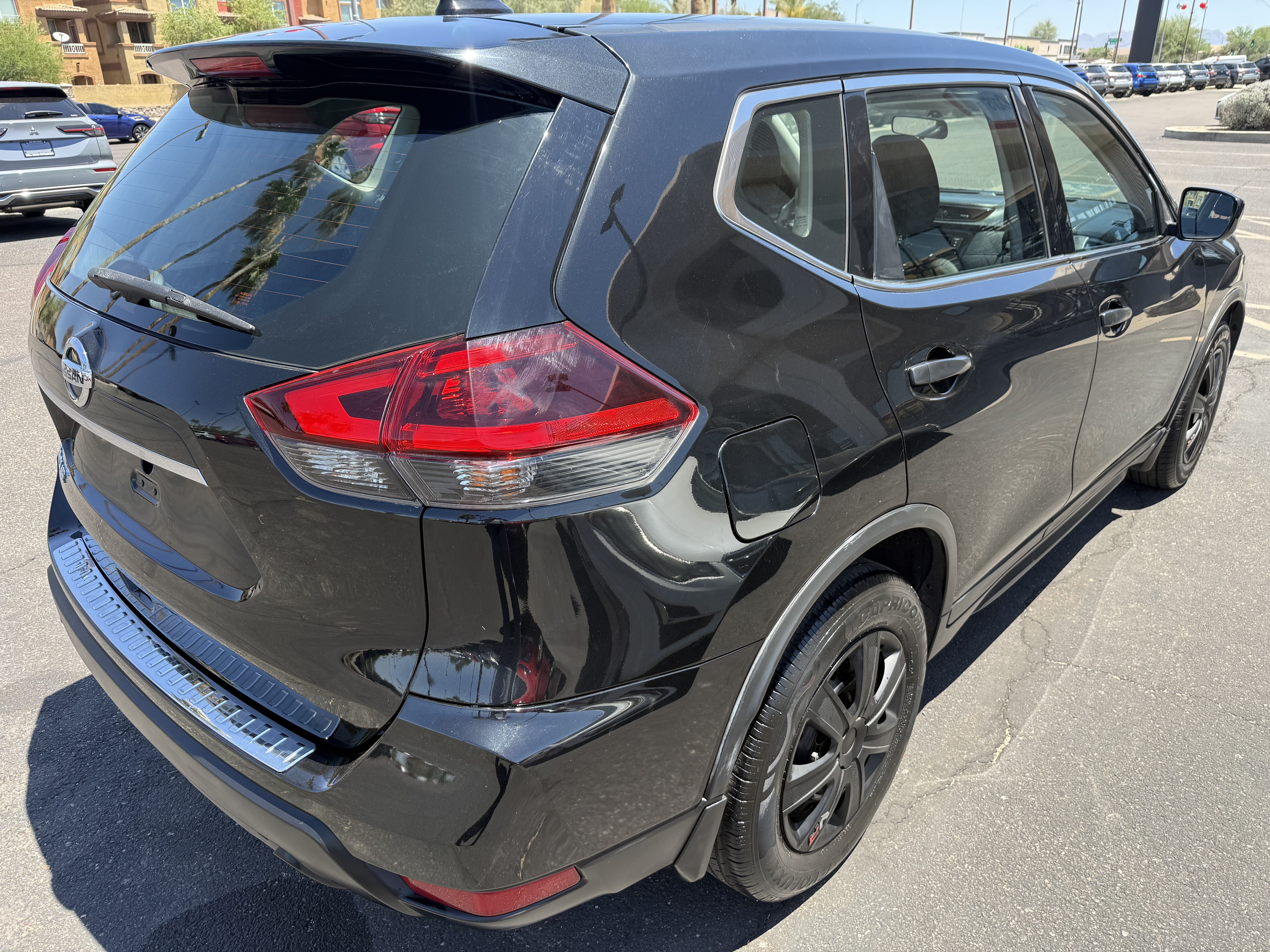 2018 Nissan Rogue in Phoenix, AZ 85022 - 18144297 4