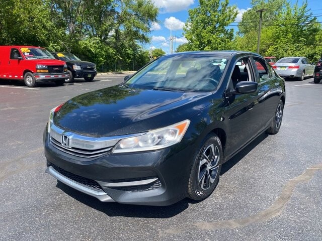 2017 Honda Accord in Marysville, OH 43040 - 18144313 3