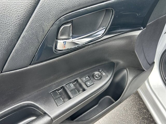 2013 Honda Accord in Marysville, OH 43040 - 18144315 12