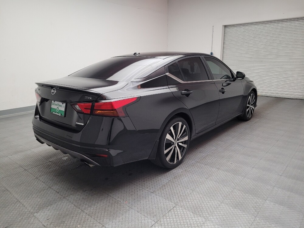 2020 Nissan Altima in Downey, CA 90241 - 18144352 9