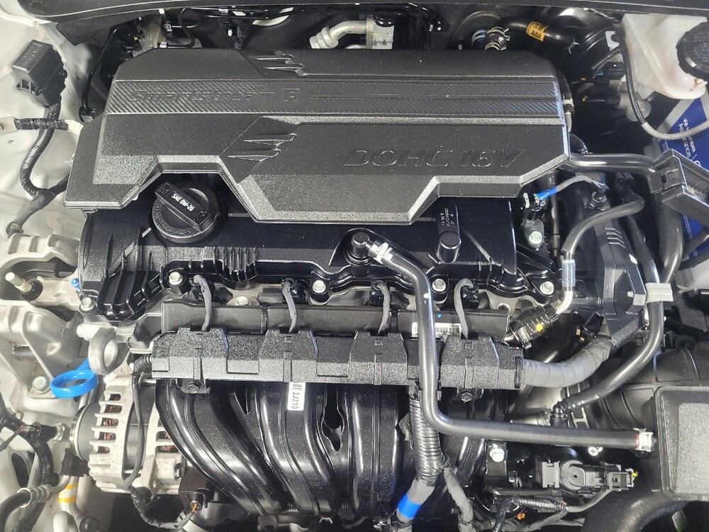 2025 Hyundai Elantra in Conyers, GA 30094 - 18144355 30