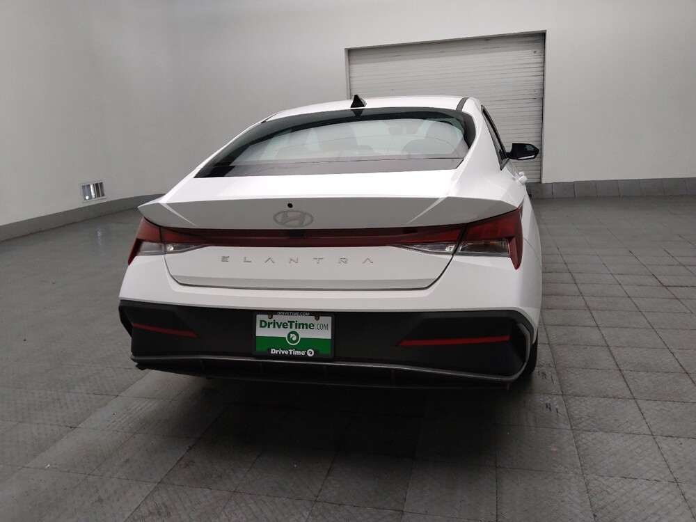 2025 Hyundai Elantra in Conyers, GA 30094 - 18144355 7