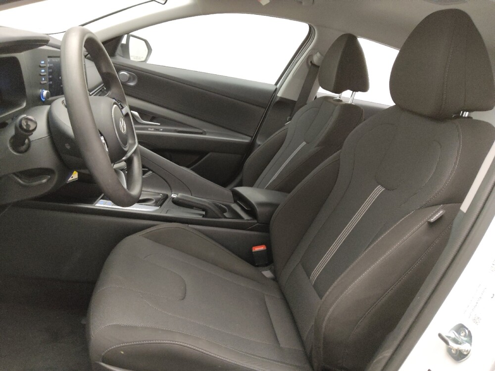 2025 Hyundai Elantra in Conyers, GA 30094 - 18144355 17