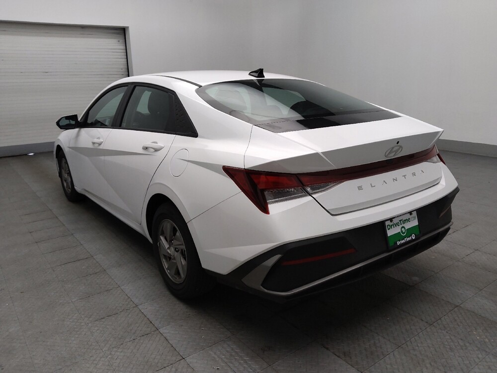 2025 Hyundai Elantra in Conyers, GA 30094 - 18144355 5