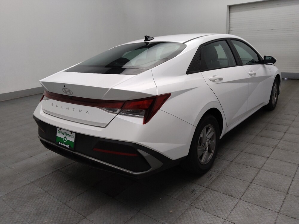 2025 Hyundai Elantra in Conyers, GA 30094 - 18144355 9