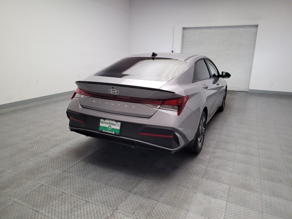 2025 Hyundai Elantra in Montclair, CA 91763 - 18144362 7