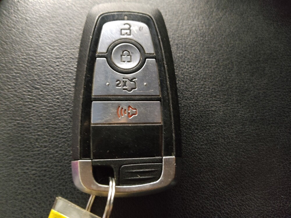2018 Ford Edge in Conyers, GA 30094 - 18144401 32