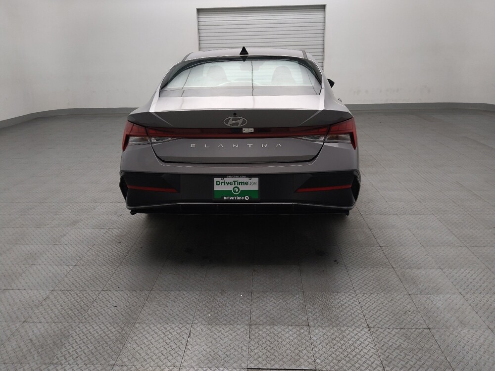 2025 Hyundai Elantra in Arlington, TX 76011 - 18144429 7