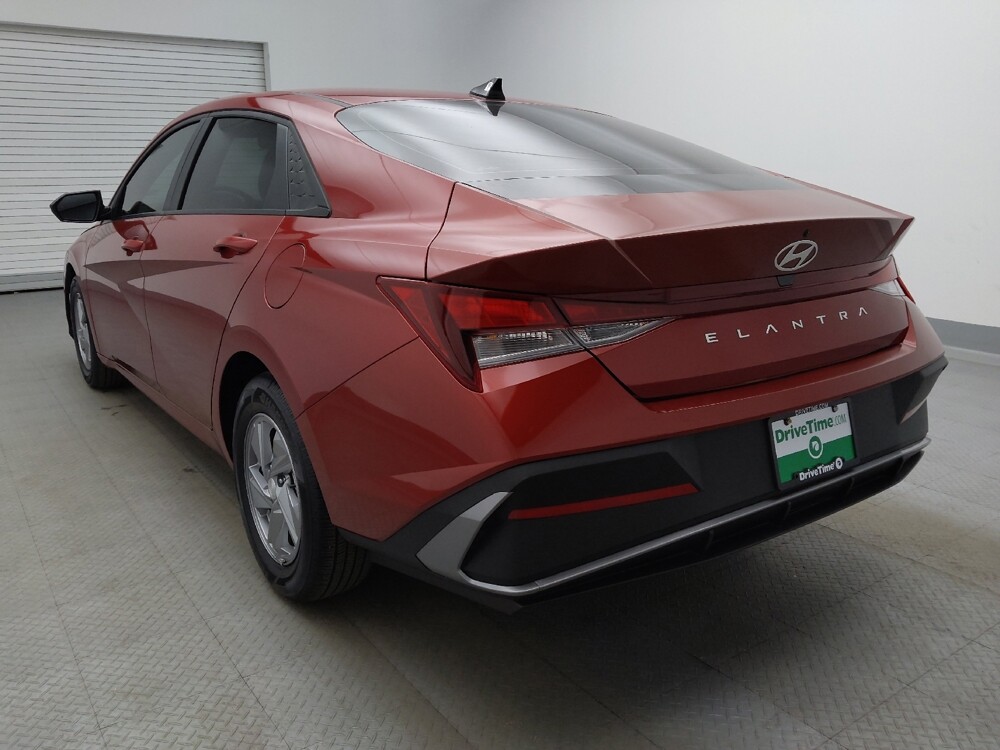 2025 Hyundai Elantra in Lakewood, CO 80215 - 18144442 5