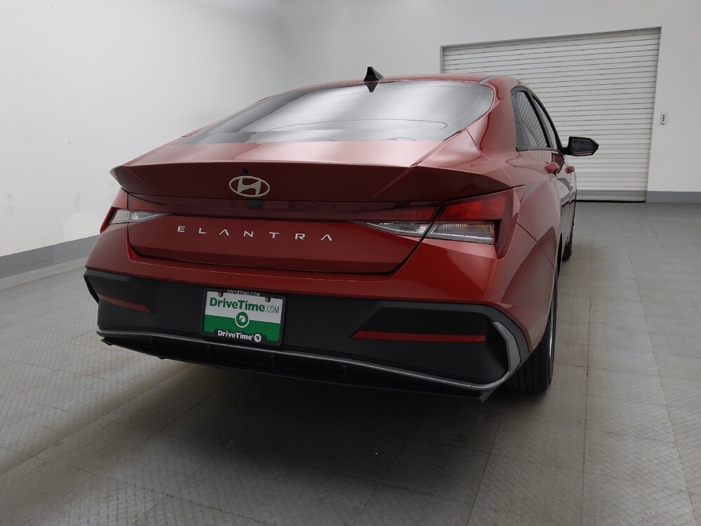 2025 Hyundai Elantra in Lakewood, CO 80215 - 18144442 7