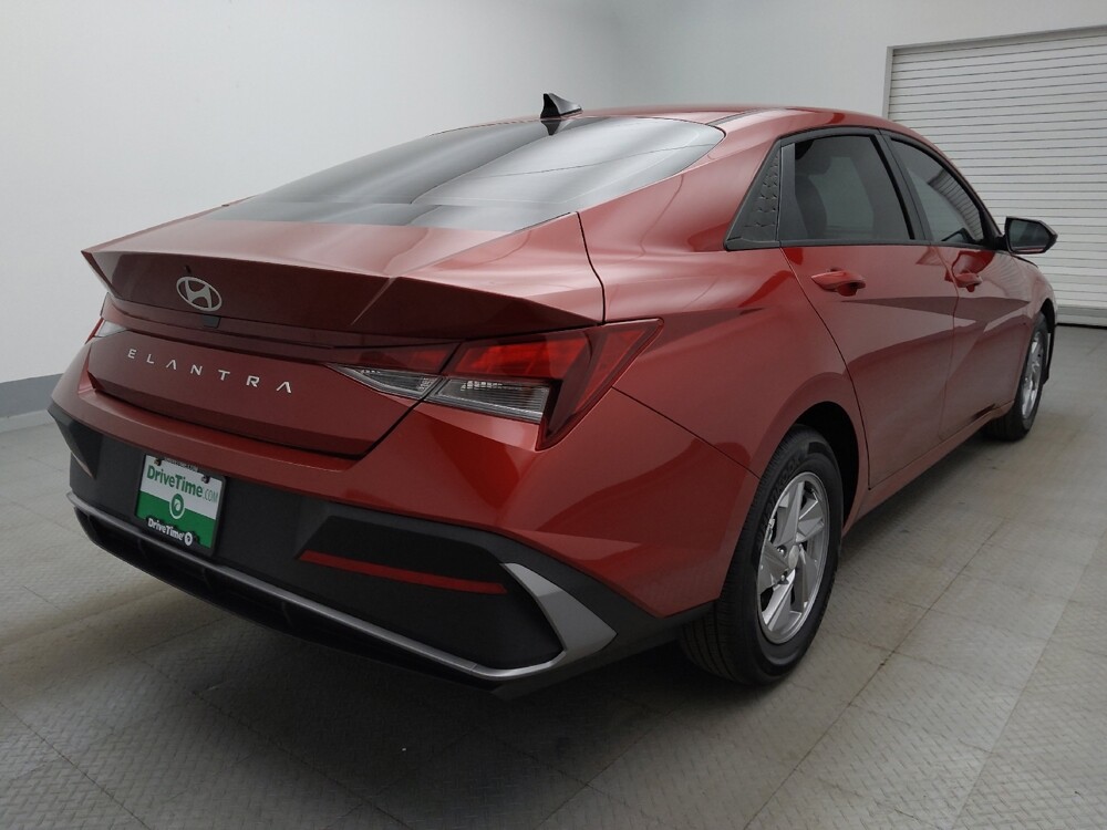 2025 Hyundai Elantra in Lakewood, CO 80215 - 18144442 9
