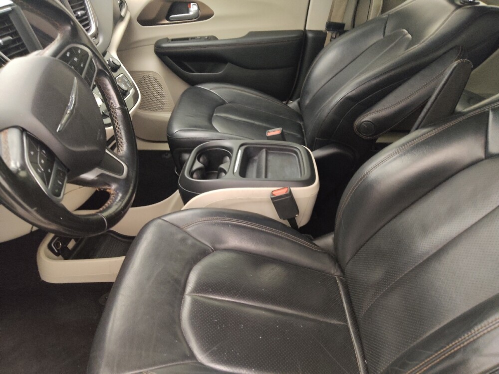 2018 Chrysler Pacifica in Clearwater, FL 33764 - 18144444 17