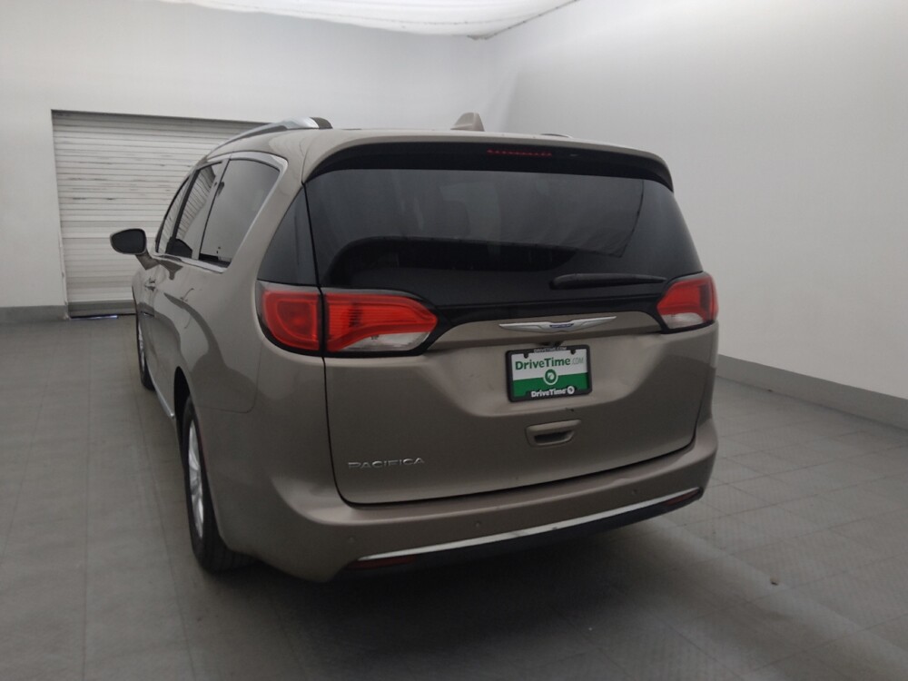2018 Chrysler Pacifica in Clearwater, FL 33764 - 18144444 5