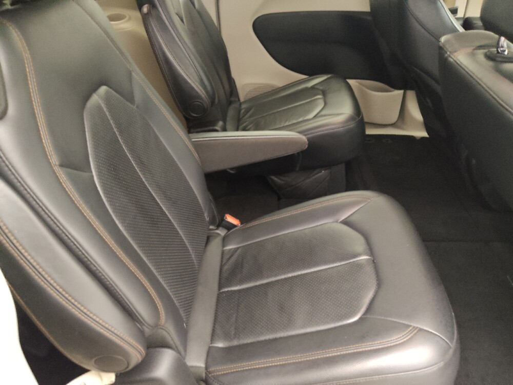 2018 Chrysler Pacifica in Clearwater, FL 33764 - 18144444 19