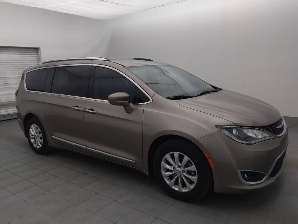 2018 Chrysler Pacifica in Clearwater, FL 33764 - 18144444 11
