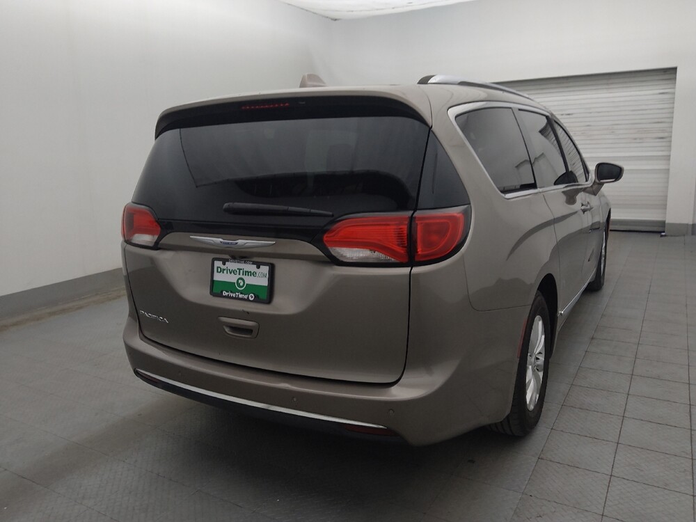 2018 Chrysler Pacifica in Clearwater, FL 33764 - 18144444 9