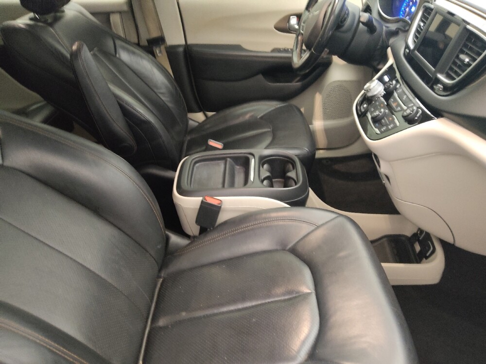 2018 Chrysler Pacifica in Clearwater, FL 33764 - 18144444 21