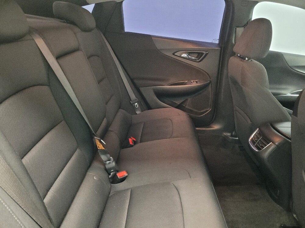 2020 Chevrolet Malibu in Las Vegas, NV 89104 - 18144451 19