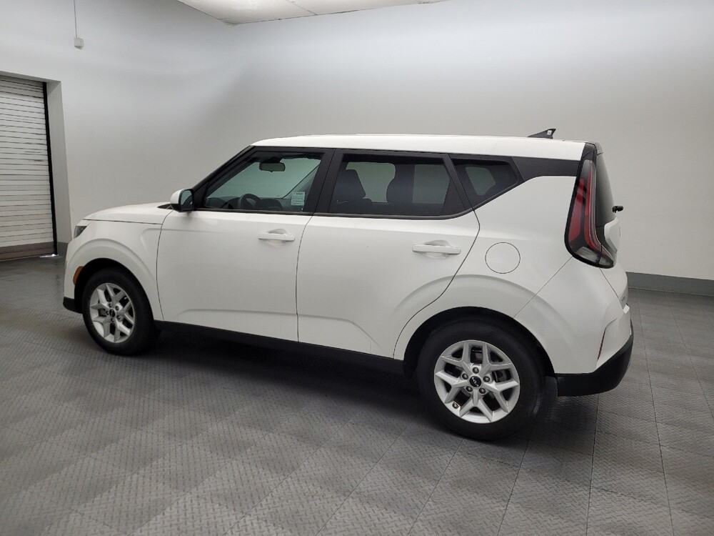 2024 Kia Soul in Glendale, AZ 85301 - 18144455 3