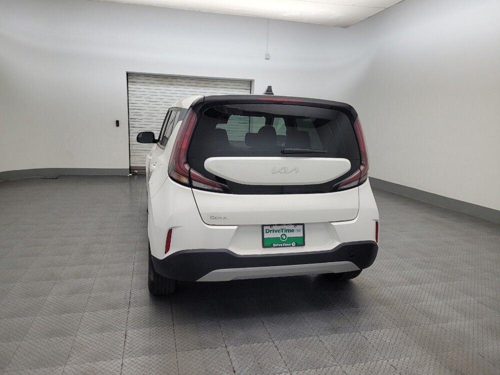 2024 Kia Soul in Glendale, AZ 85301 - 18144455 6