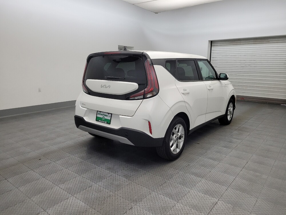 2024 Kia Soul in Glendale, AZ 85301 - 18144455 9