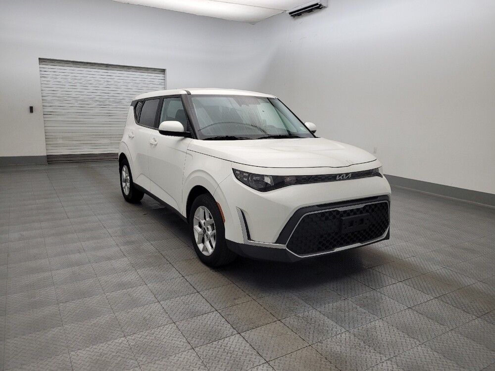 2024 Kia Soul in Glendale, AZ 85301 - 18144455 13