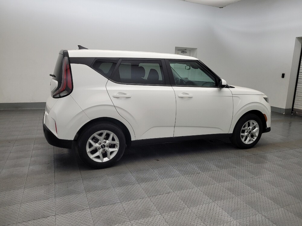 2024 Kia Soul in Glendale, AZ 85301 - 18144455 10