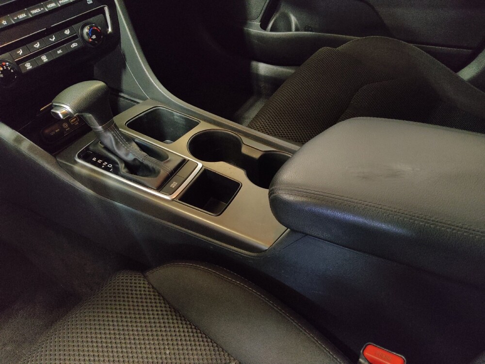 2020 Kia Optima in Orlando, FL 32808 - 18144460 26