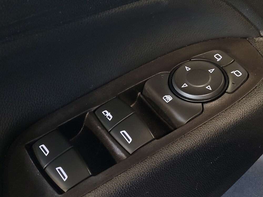 2020 Chevrolet Equinox in Orlando, FL 32808 - 18144464 27