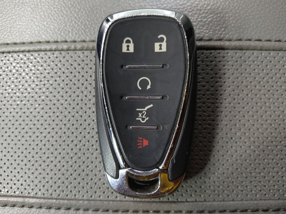 2018 Chevrolet Traverse in Greenville, NC 27834 - 18144481 32