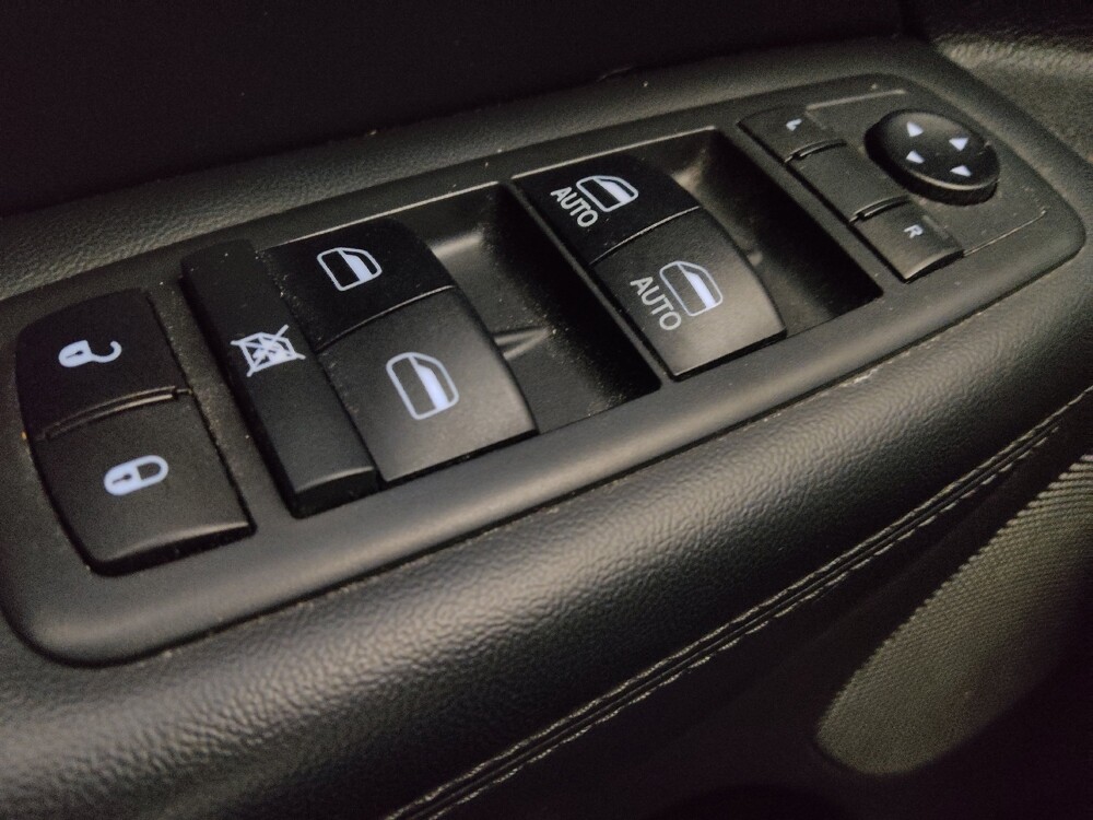 2019 Jeep Grand Cherokee in Denver, CO 80012 - 18144496 27