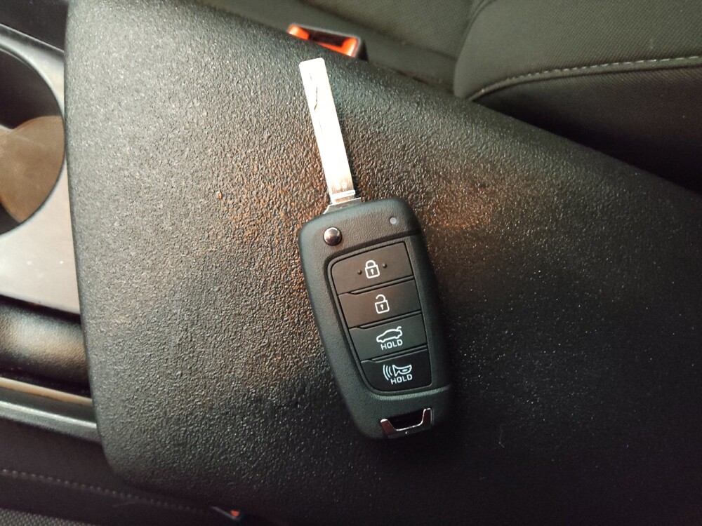 2024 Hyundai Elantra in Lakewood, CO 80215 - 18144502 32