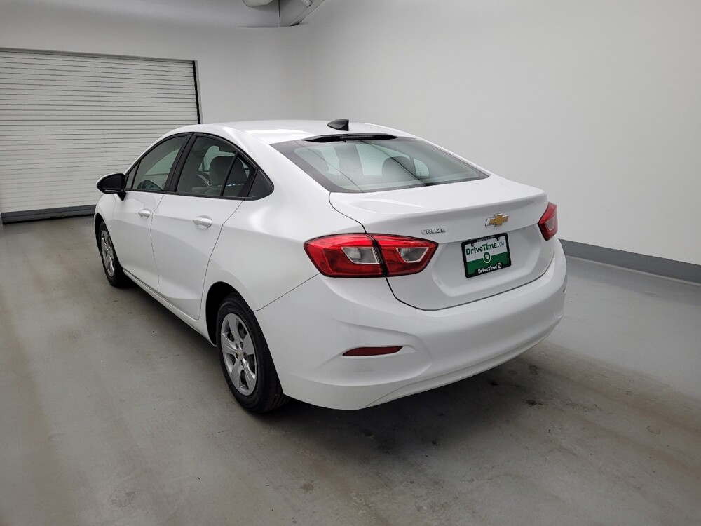 2018 Chevrolet Cruze in Maple Heights, OH 44137 - 18144535 5